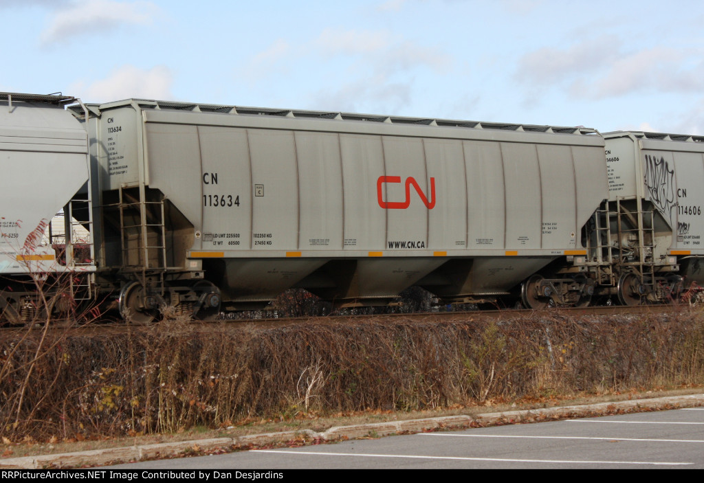 CN 113634