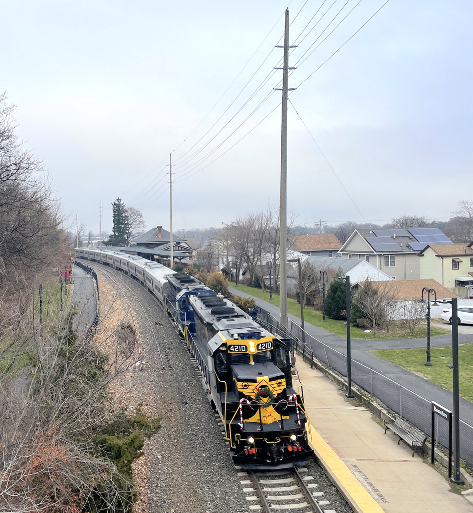 The 4210 and 4109 lead the first roundtrip of the day passing the NJT Boonton Station. I took this picture from the Main St overpass 