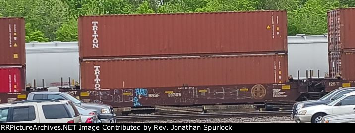 BNSF 237475C and two containers