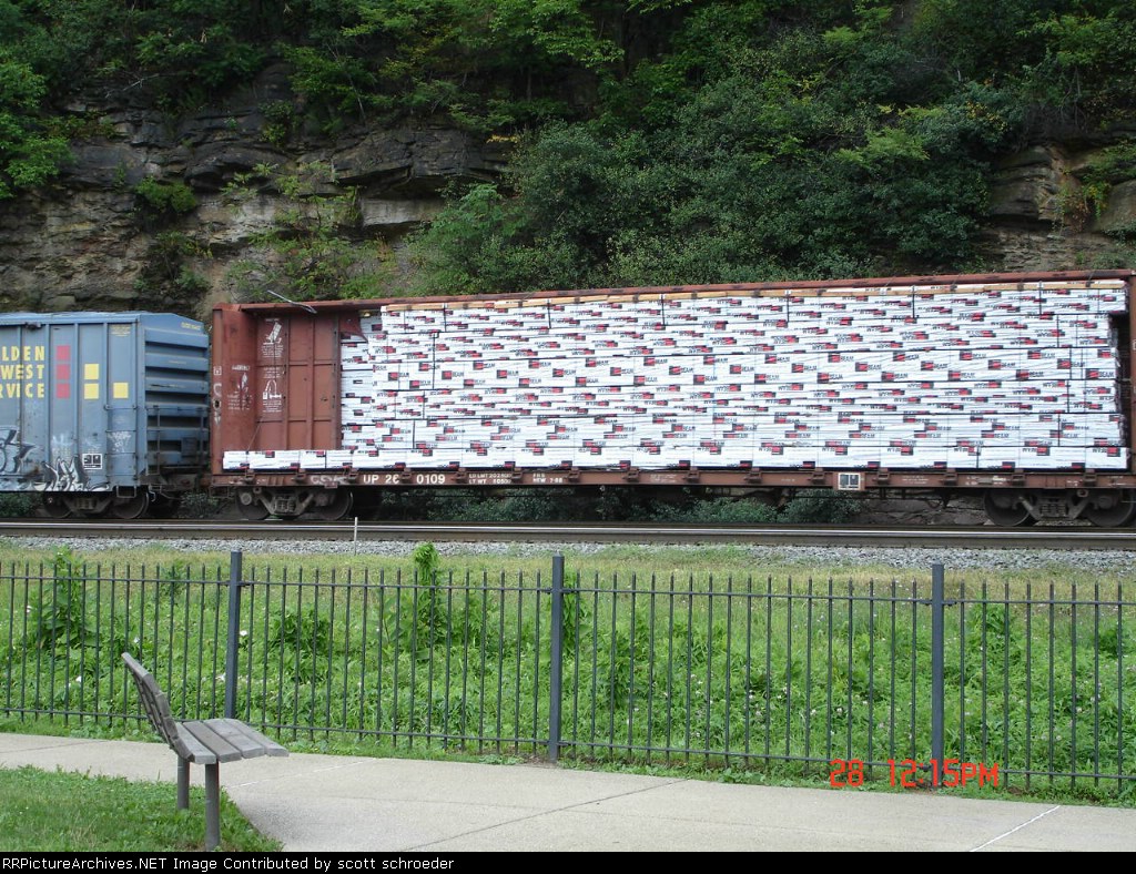 UP 260109 Centerbeam Flatcar EB