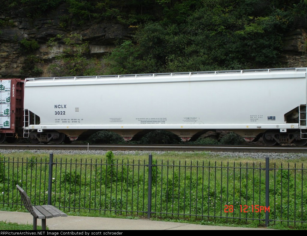 NCLX 3022 Covered Hopper EB