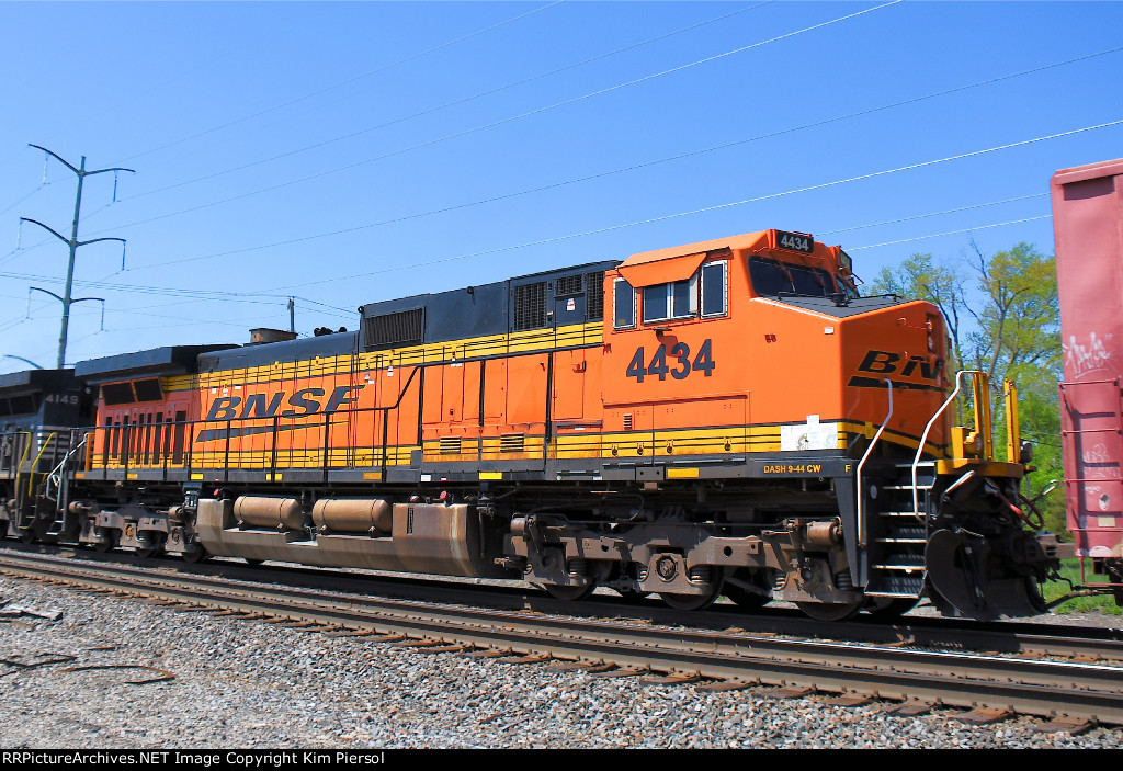 BNSF 4434