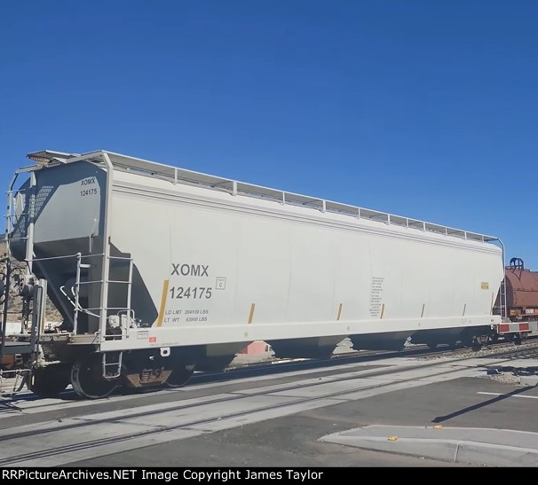 XOMX 124175