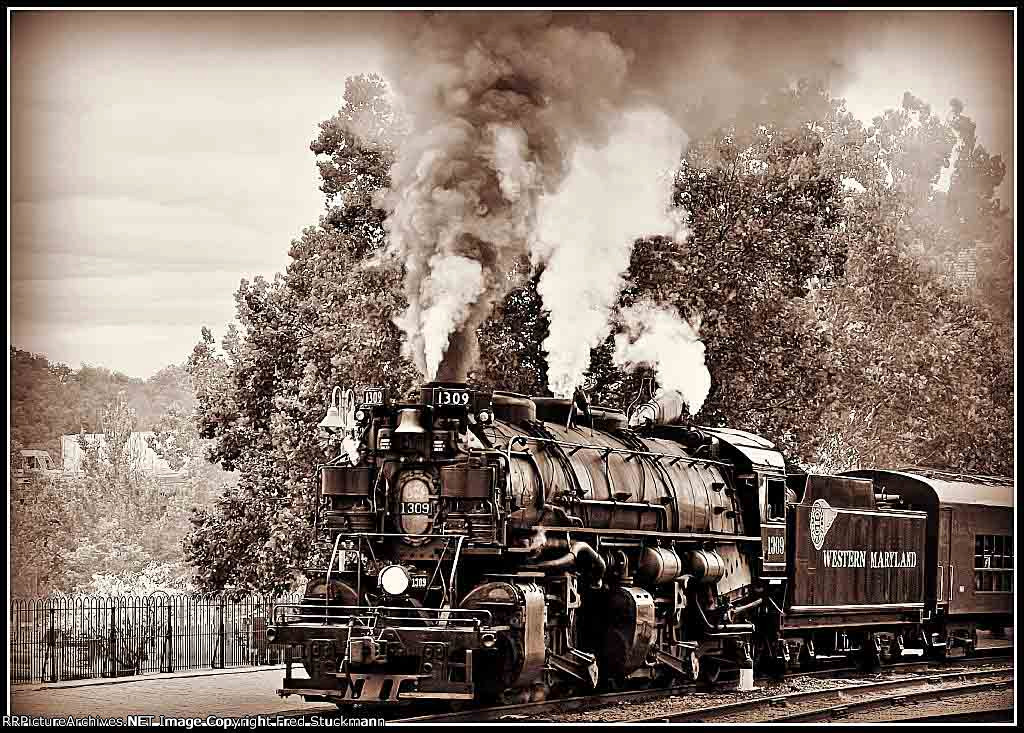 WMSR 1309 has her rods down.