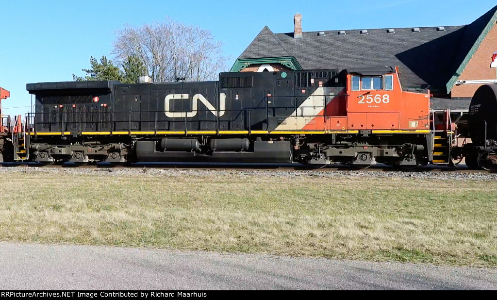 CN 2568