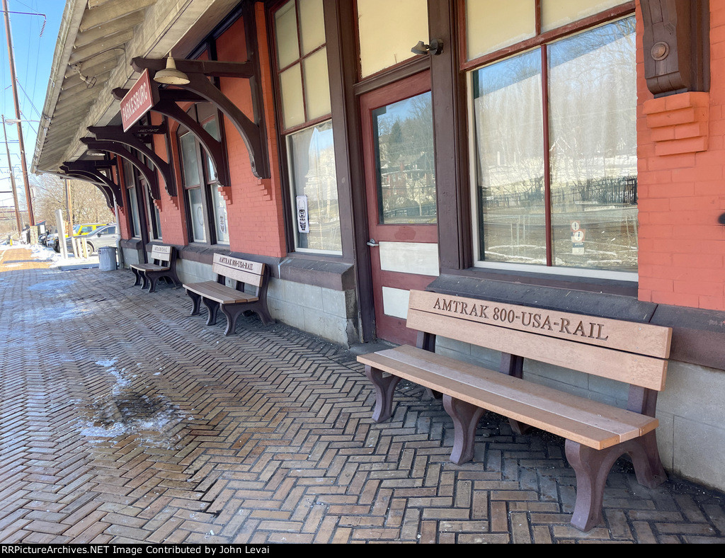 Station benches