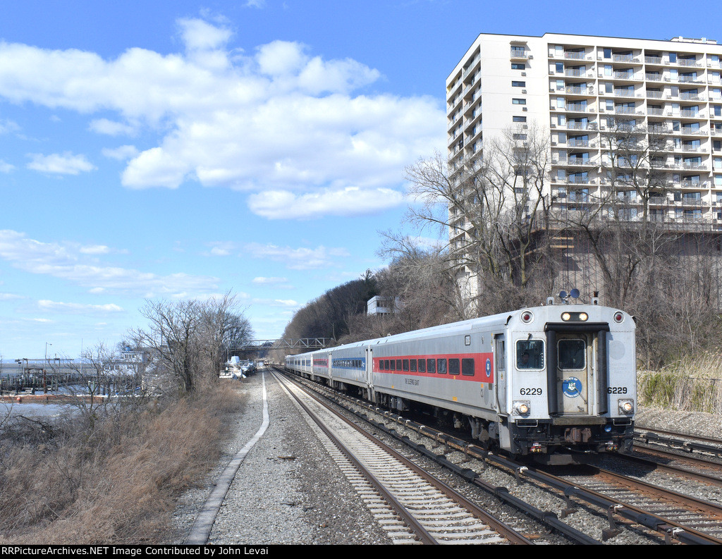 MNR Train # 866 with CDOT owned Shoreliner Cab Car # 6229 on the point