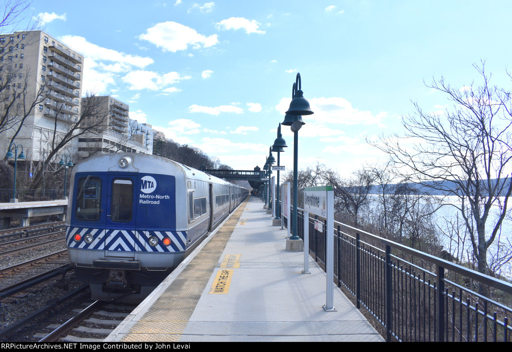 The rear of MNR Train # 766 as it pauses.