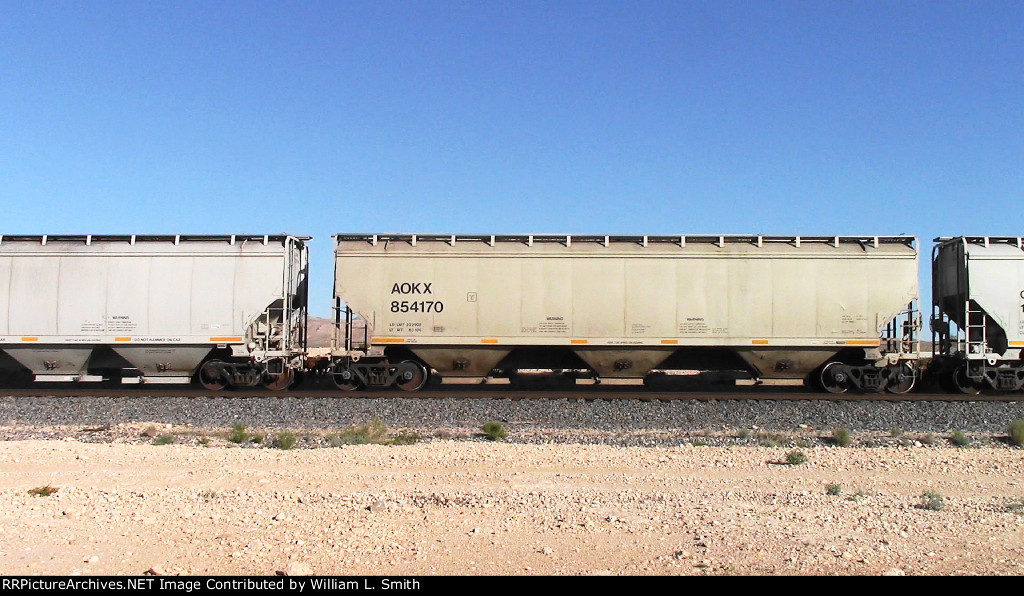 WB Manifest Frt at Erie NV W-MdTrnLvs-Pshr -90