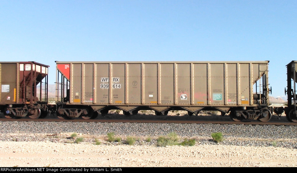 EB Unit Empty Hooper Frt at Erie NV -71