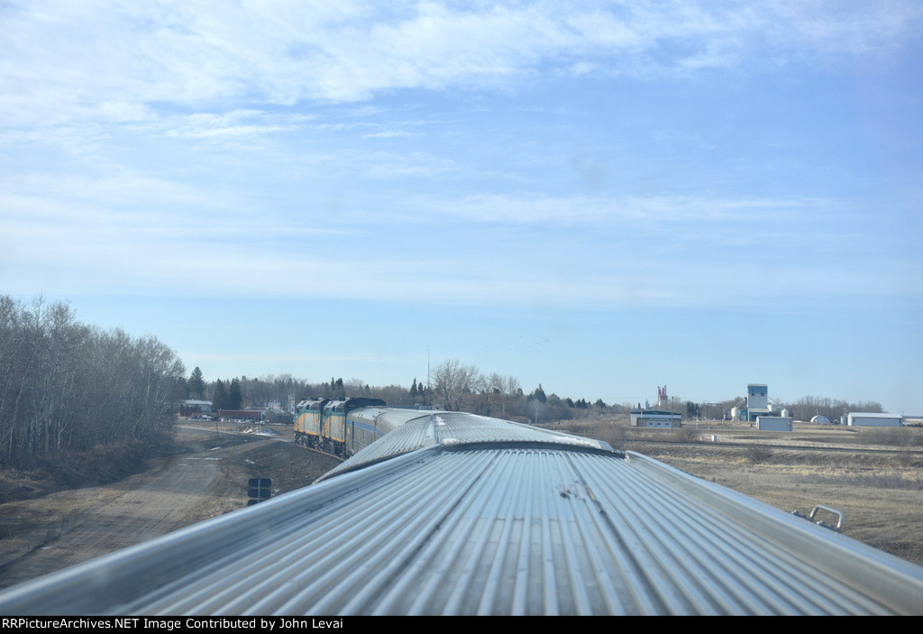 VIA692 is getting closer to the Canora Station