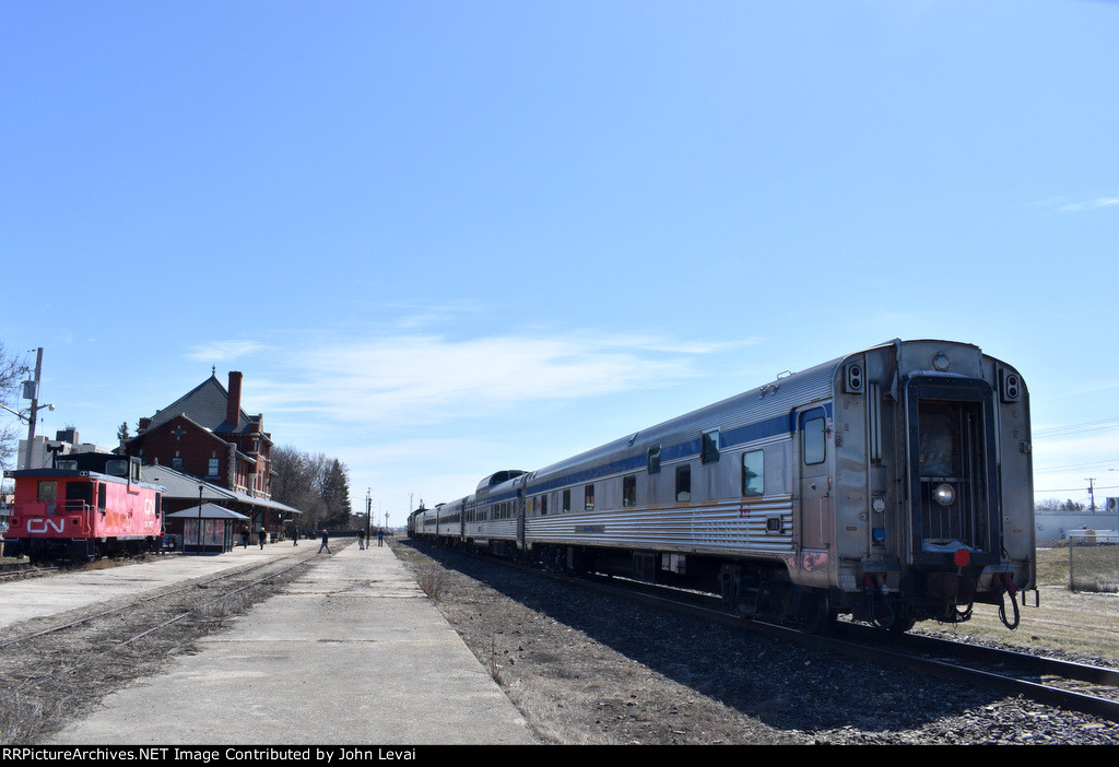 Chateau Sleeping Car on rear of VIA692 at Dauphin Station
