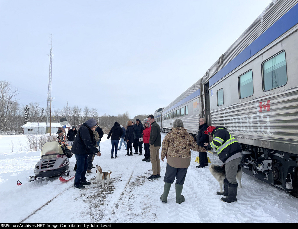 VIA692 doing station work at Pikwitonei Depot