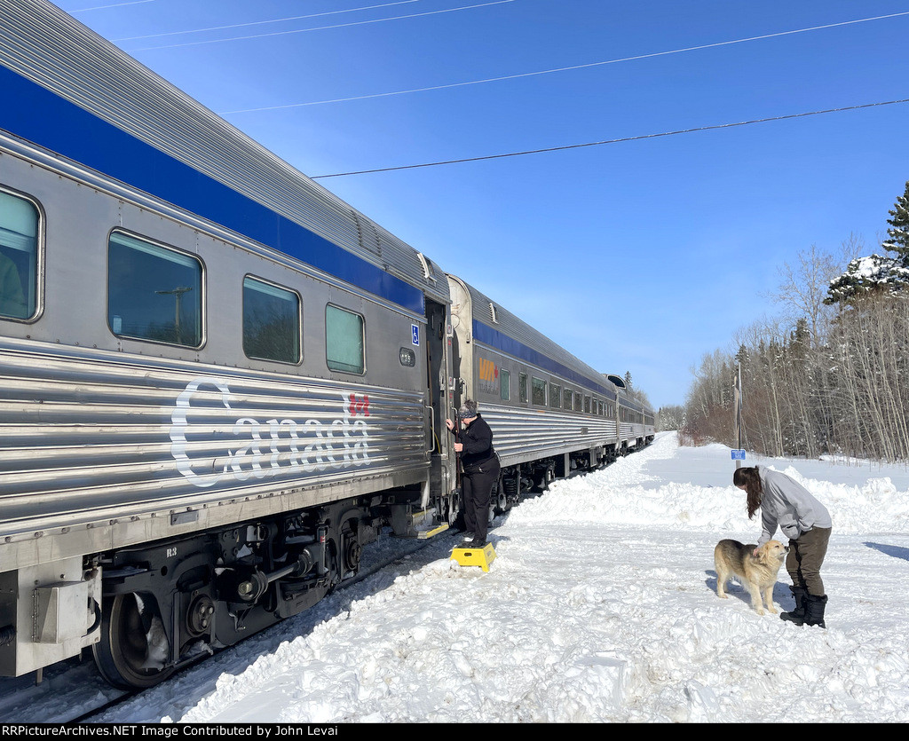Thicket Portage Station-looking north with VIA692 on the left