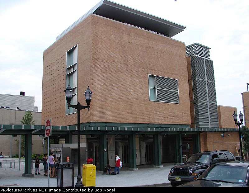 HBLR Bergenline Ave station headhouse