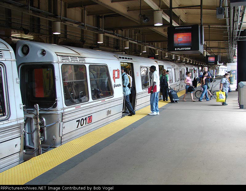PATH train boarding