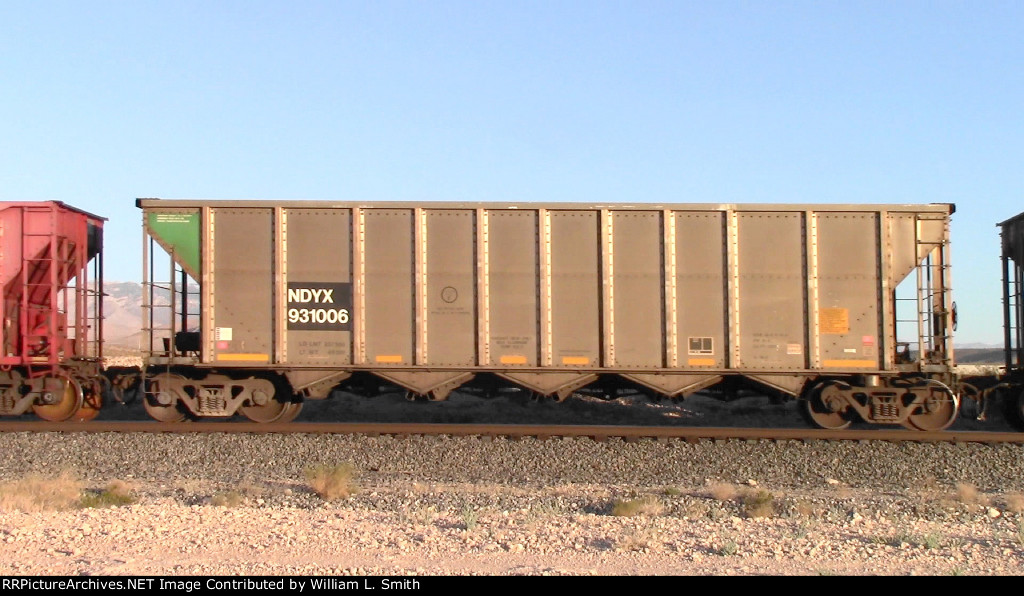 EB Unit Empty Hooper Frt at Erie NV -52