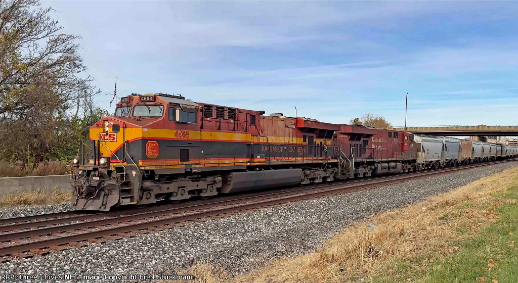 KCSM 4668 leads B457, the empties.