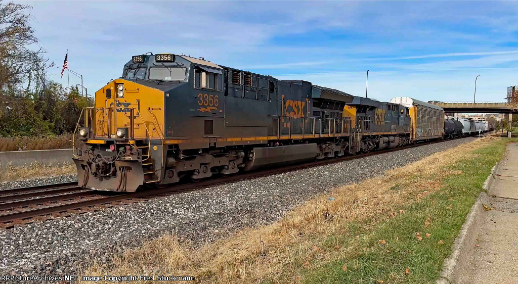 CSX 3356 leads M369.
