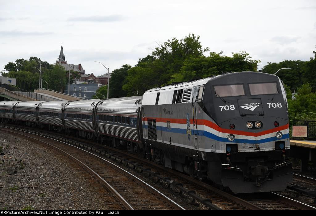 "Empire Service" cruises east past the station