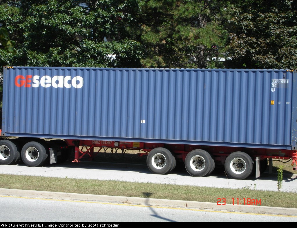 GESU 517066 Container w/CNRZ 181397 Chassis @ Valhalla Inn Rd. off the 427