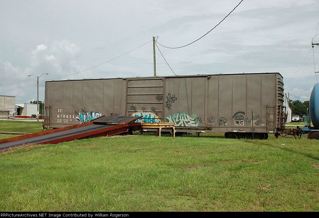 Canadian National Railways (IC) Ex Illinois Central Railroad Box Car No. 670411