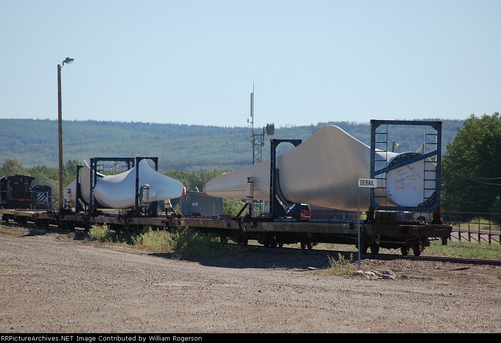 Flat Cars loaded with Windmill Blades