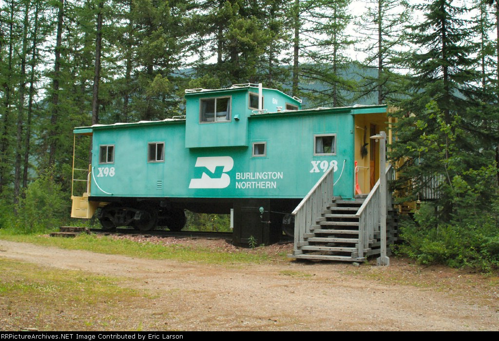 Burlington Northern Caboose/Cabin