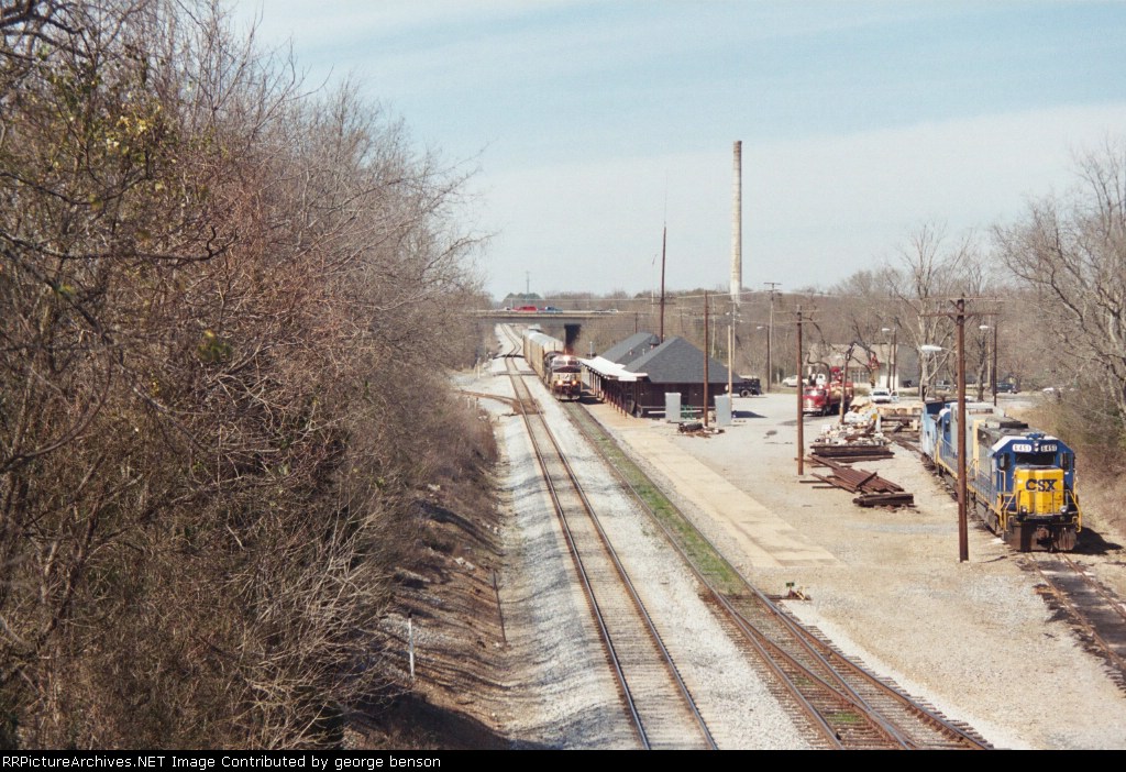Autoracks Come by Murfreesboro Depot