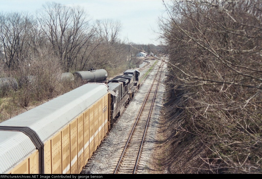 Autoracks leaving Murfreesboro TN