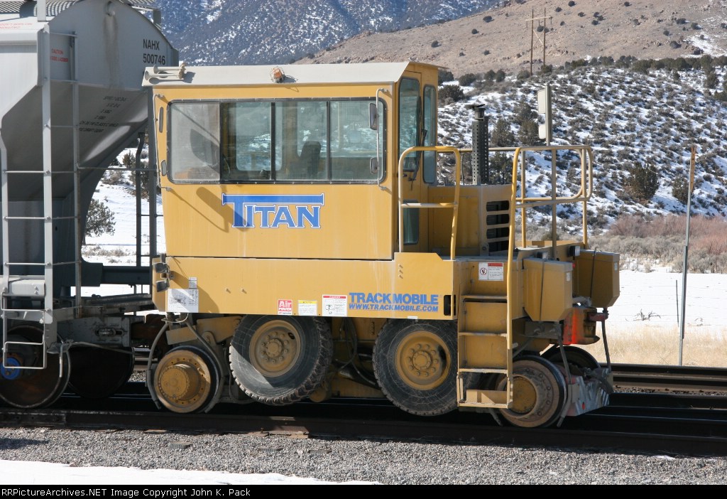 TITAN TRACKMOBILE