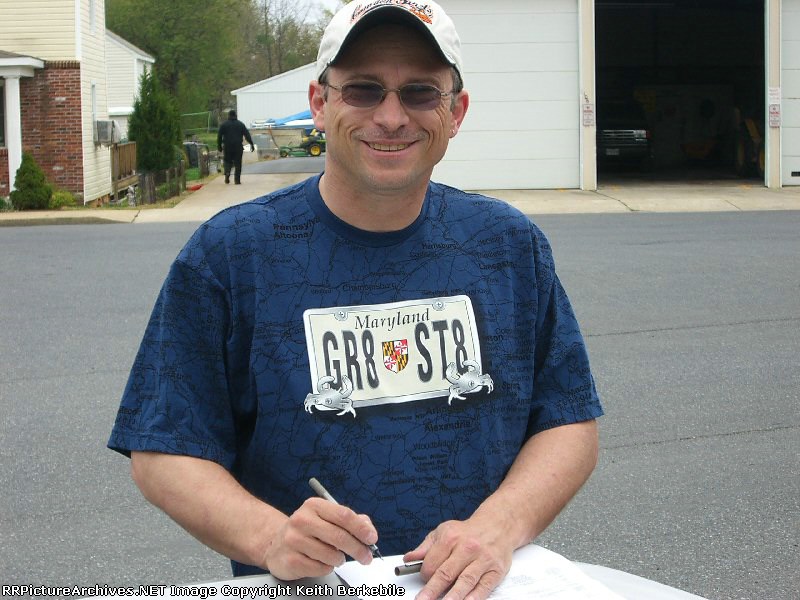 "Crabrails" taking notes while railfanning