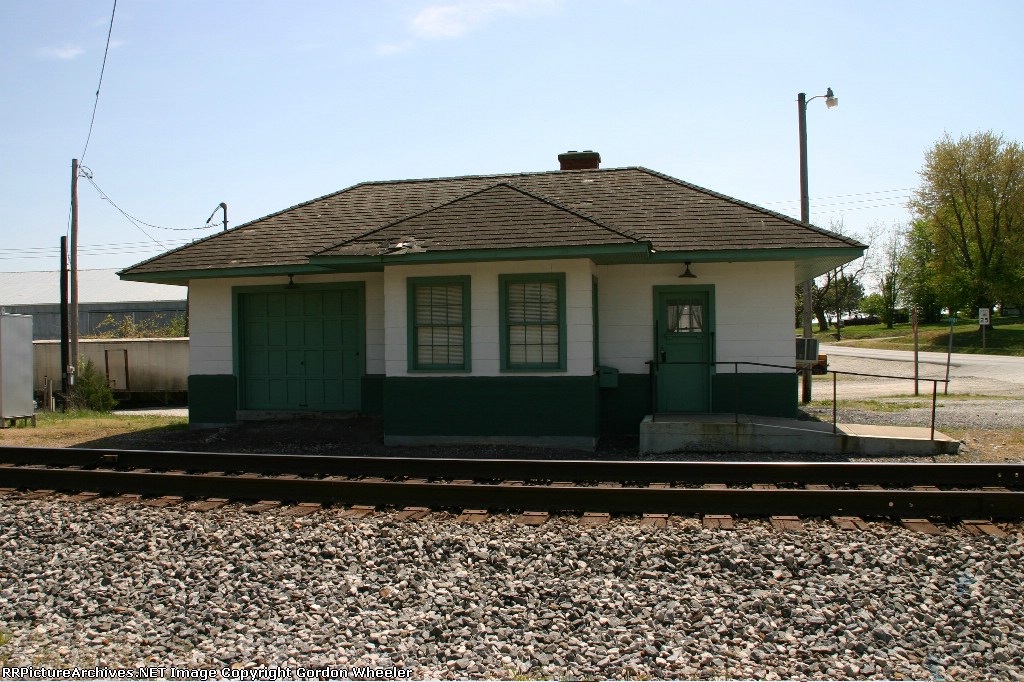 Wabash depot at Clifton Hill, MO.