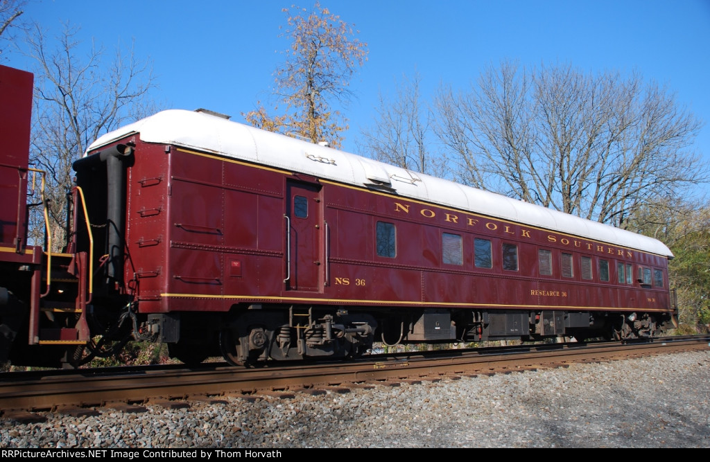 NS 36 research car brings up the rear markers on NS 905