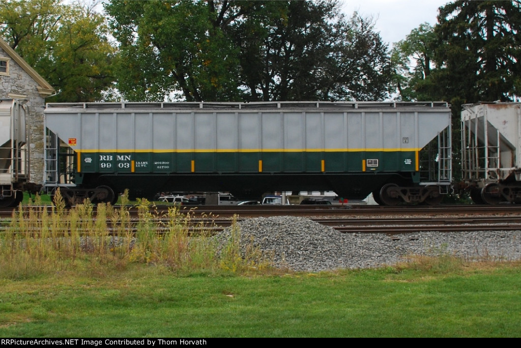 RBMN 9903 heads west in the consist of NS 19G