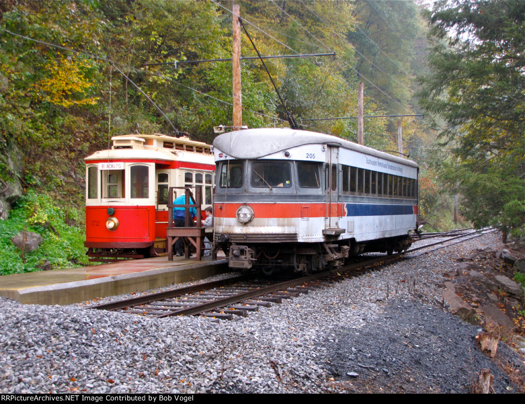 Oporto 172 and SEPTA 205
