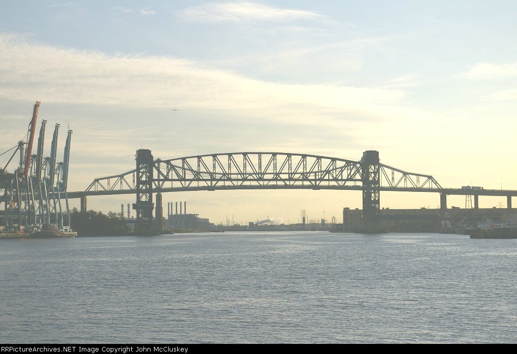 AK span crossing the Arthur Kill