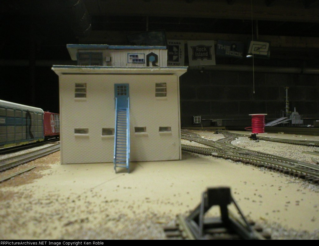 Ground level view, logo side