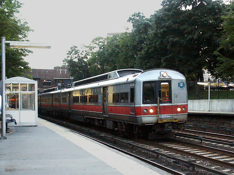 7:00 PM - Train #6552