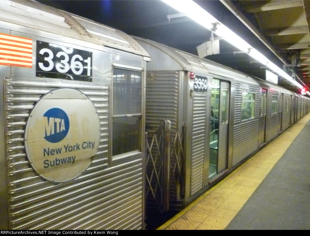 NYCT R32s 3360 and 3361