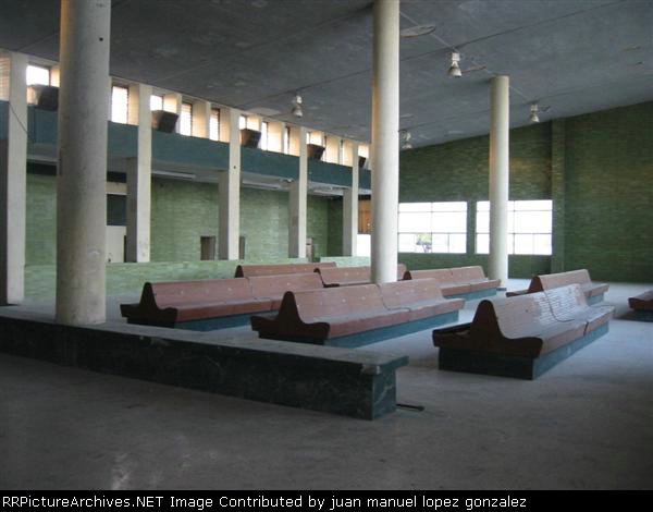 FNM passenger station