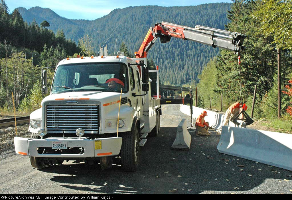 Building new slide fence at Cascade Tunnel