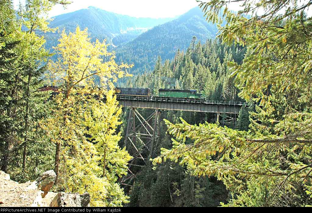 BNSF westbound over Gaynor trestle