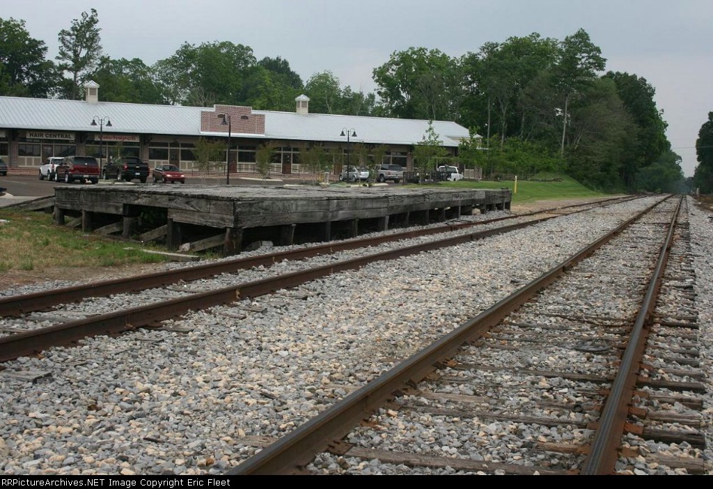 IC Hernando Wooden Platform