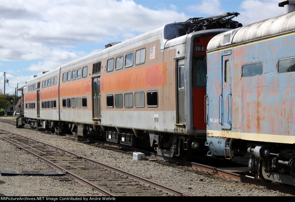 Former IC bilevel electric commuter cars