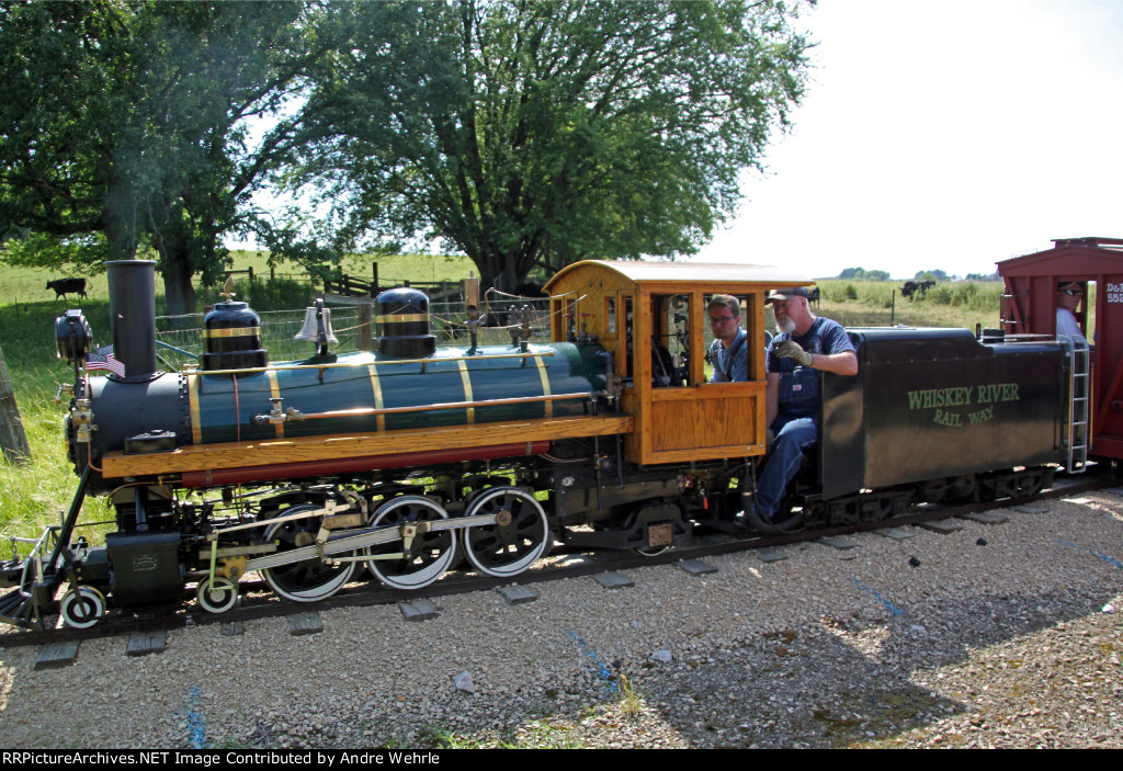 Closer look at "Oakland Acorn" and crew passing our train