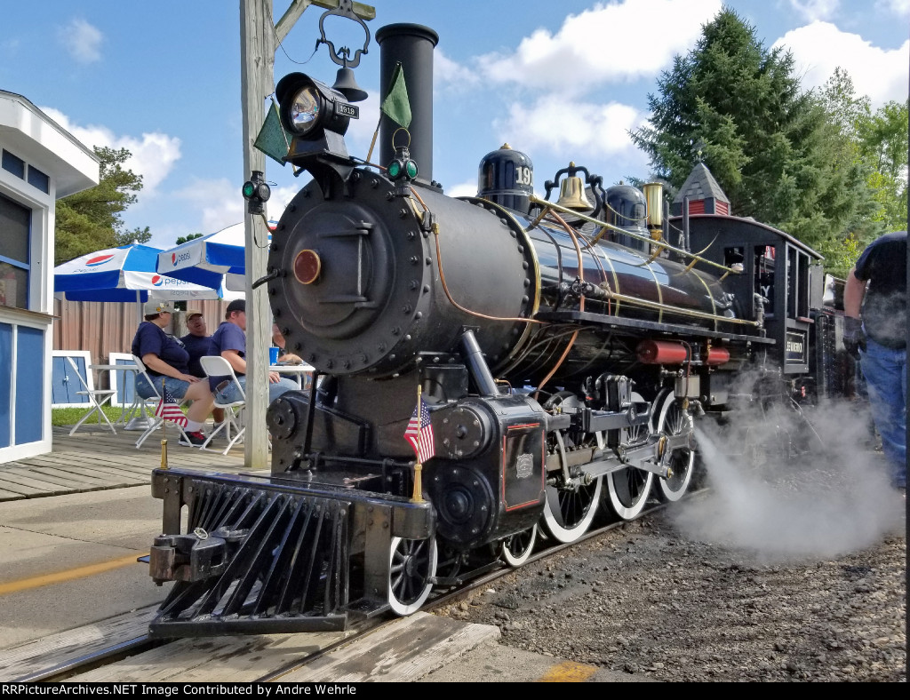 Whiskey River 1919 simmers between runs