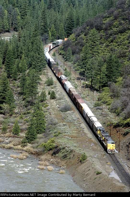 UPRR"in Feather River Canyon
