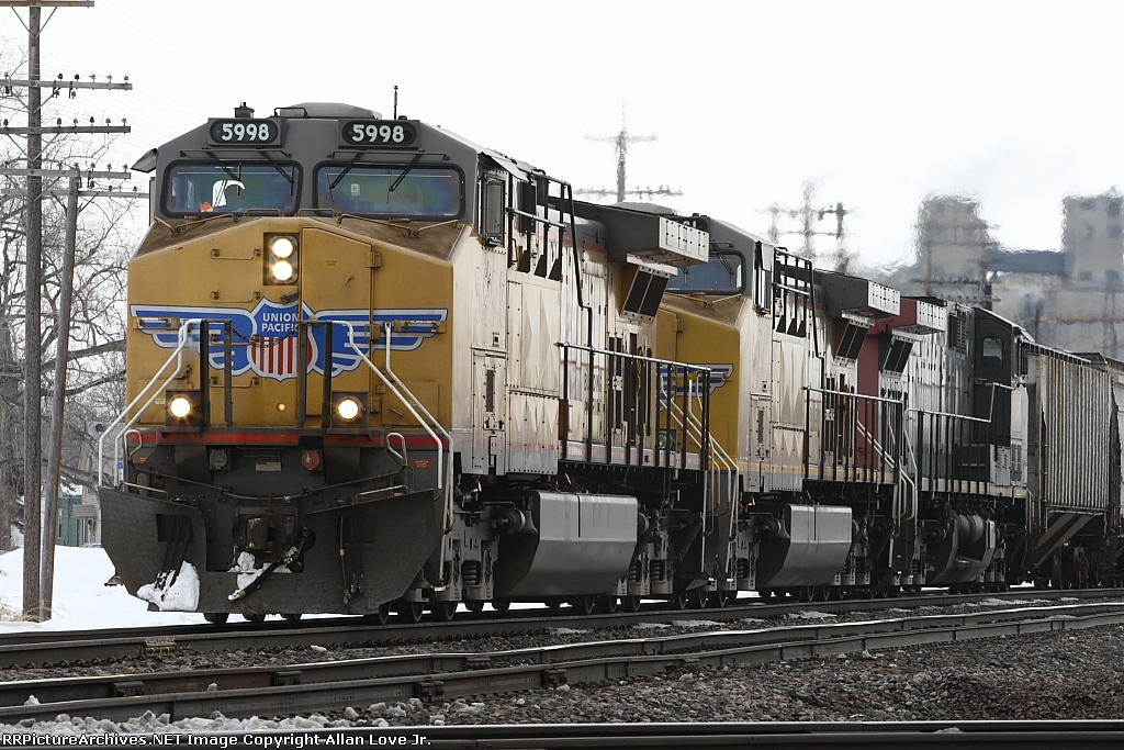 UP 5998 west