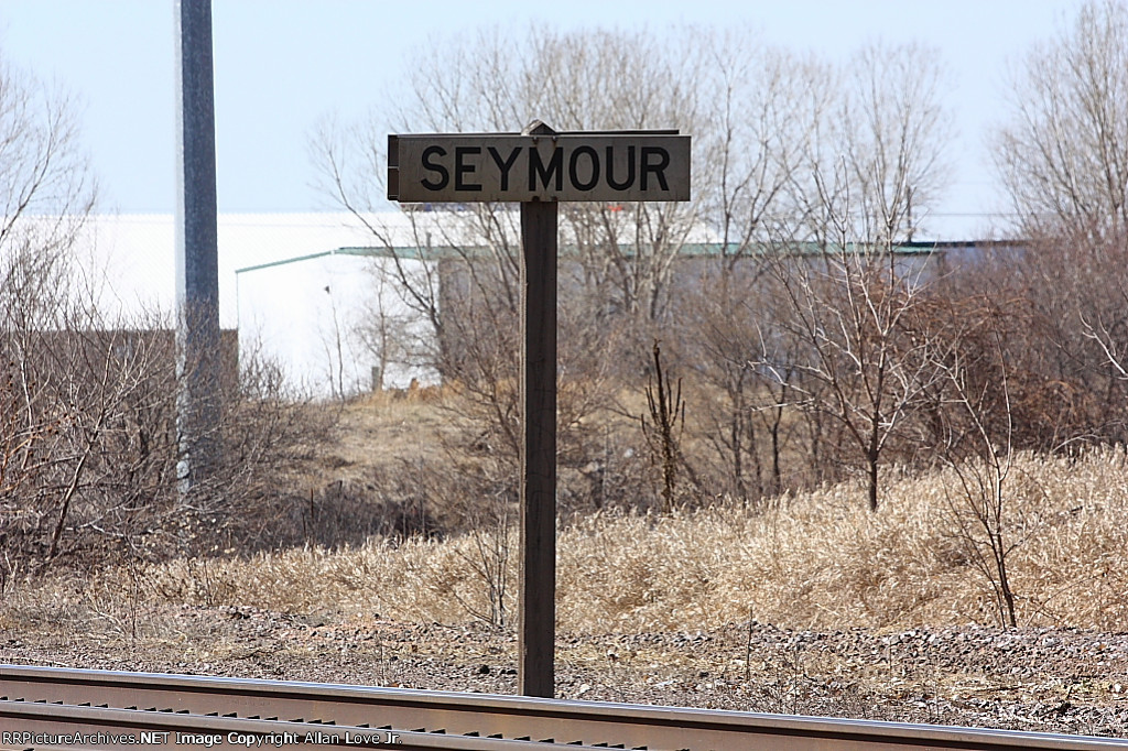 Seamore station sign